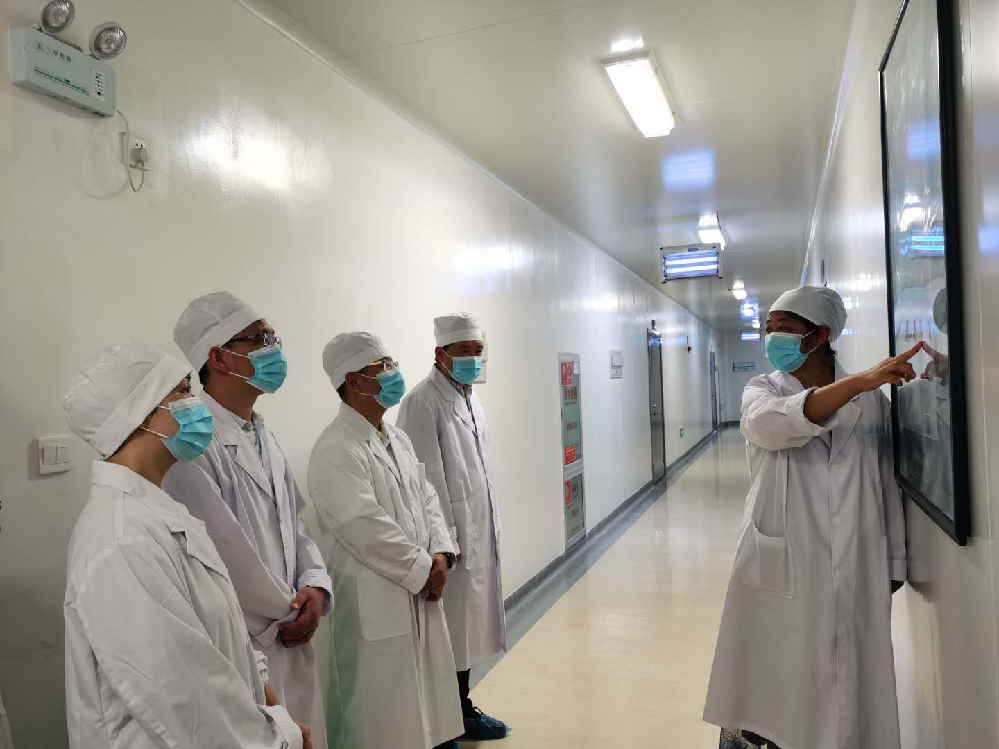 協(xié)同創(chuàng)新共筑健康屏障 廣東泛珠辦與鐘南山團隊調(diào)研區(qū)域衛(wèi)生健康合作與健康產(chǎn)品研發(fā)